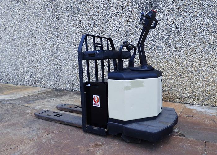 FL1625 Crown PE352060 Rider Pallet Jack [FL1625] 4,100